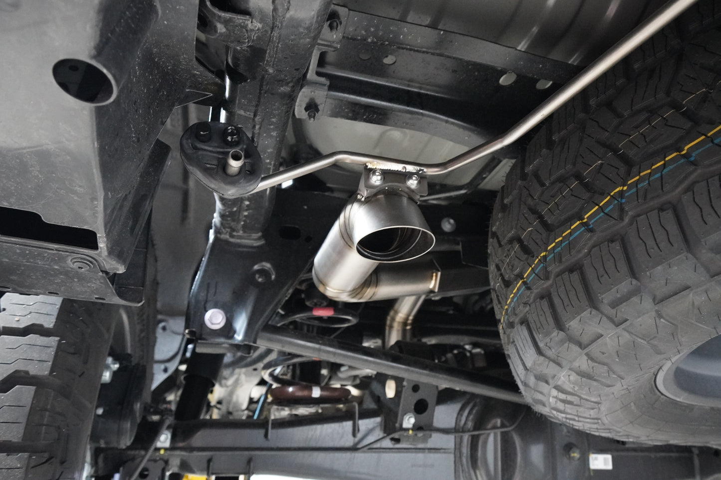 NYTOP | Titanium Axle Dump Exhaust