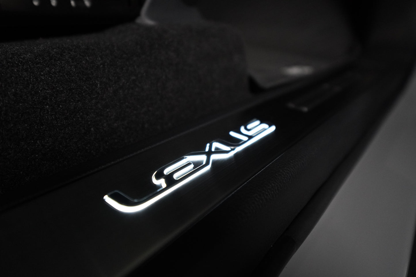 Genuine Lexus | Illuminated Door Sill (Set of 4)