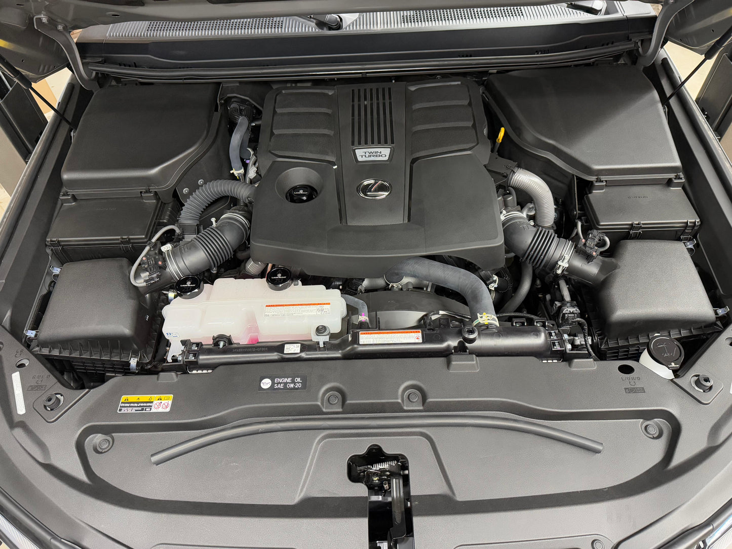 Land Bully | GX550 Engine Bay Cap Kit