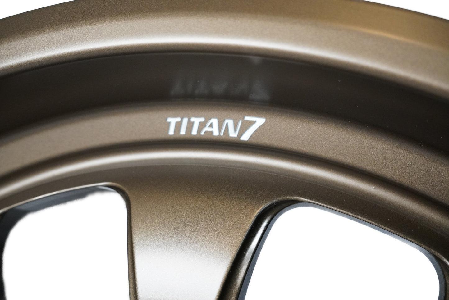 Titan 7 | T-AK1