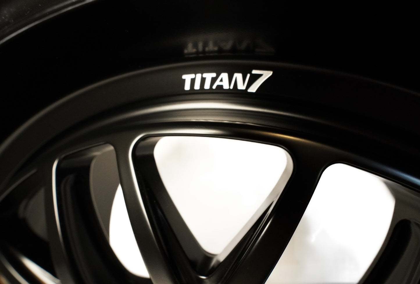 Titan 7 | T-AK2
