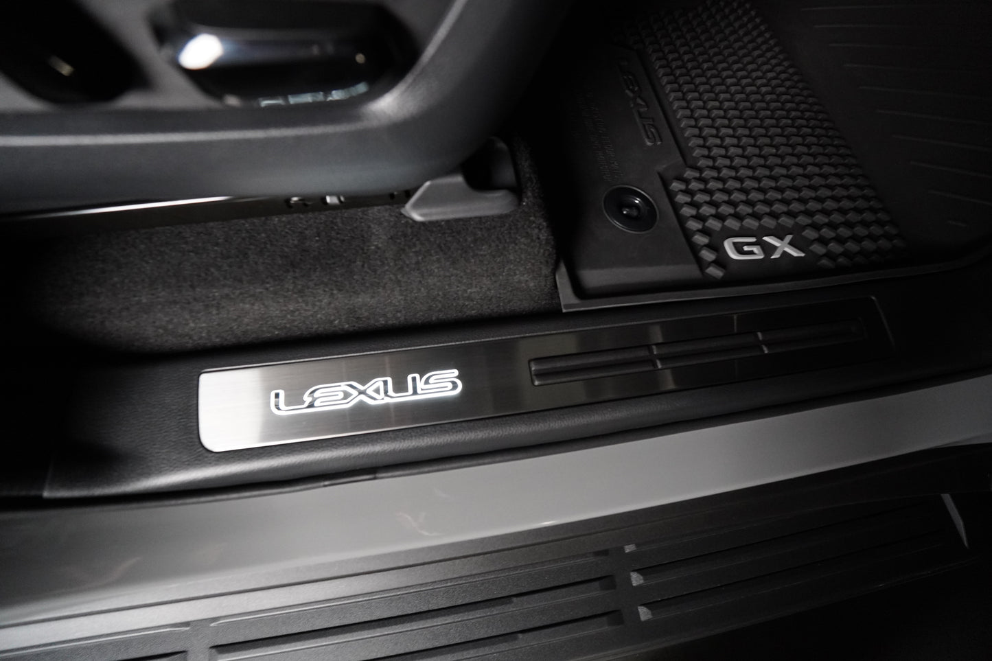 Genuine Lexus | Illuminated Door Sill (Set of 4)