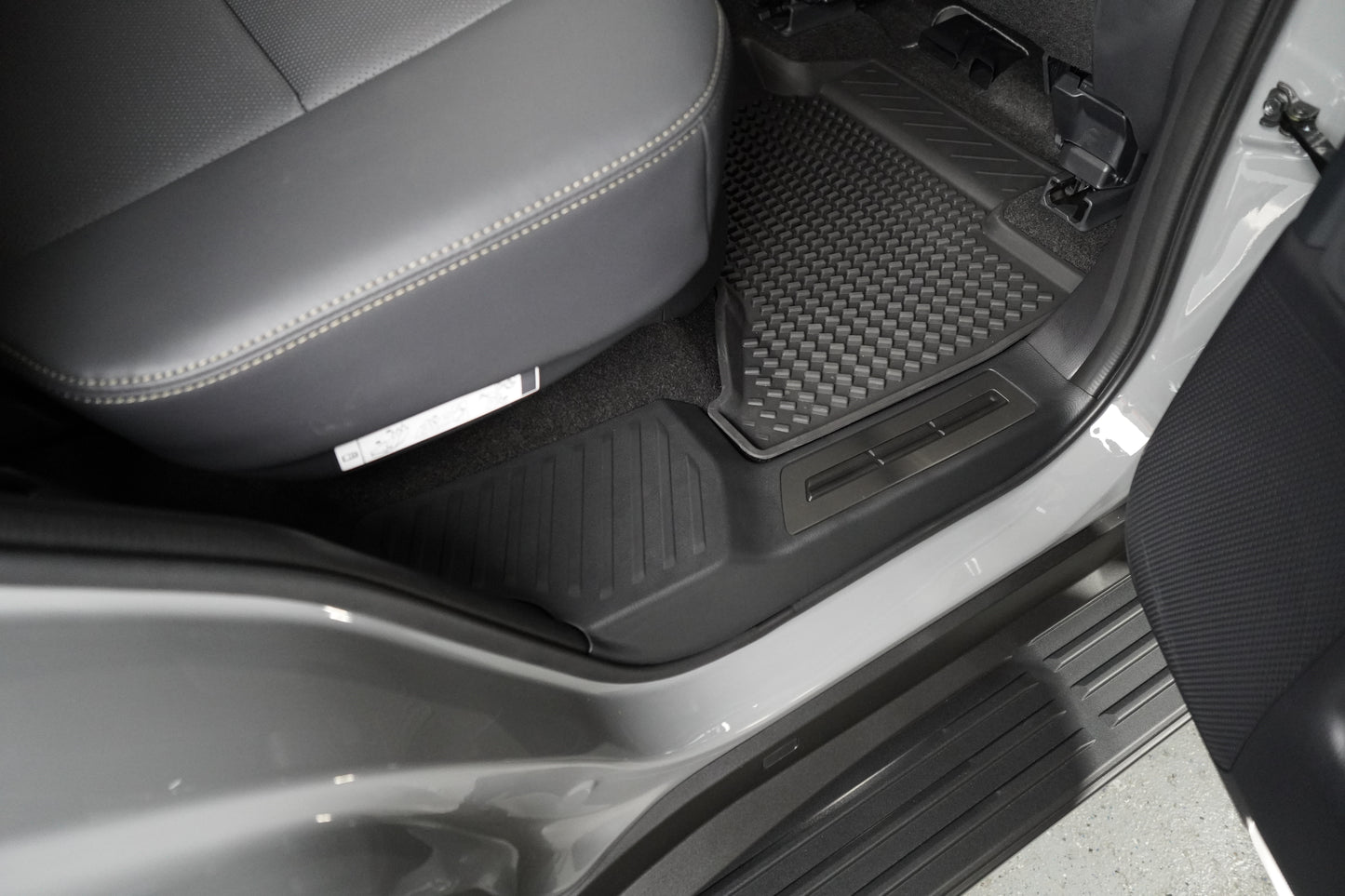 Genuine Lexus | Illuminated Door Sill (Set of 4)